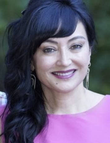 photo of Susan Partovi, DDS smiling